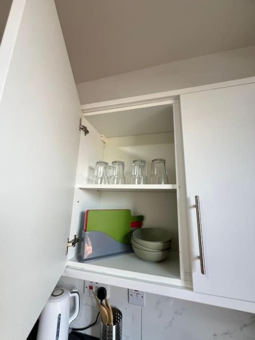 2 Bedroom Apartment Near Station 伦敦 外观 照片