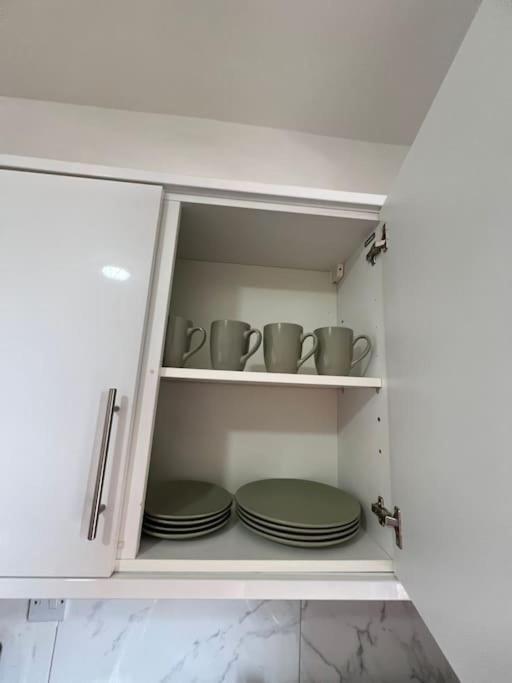 2 Bedroom Apartment Near Station 伦敦 外观 照片